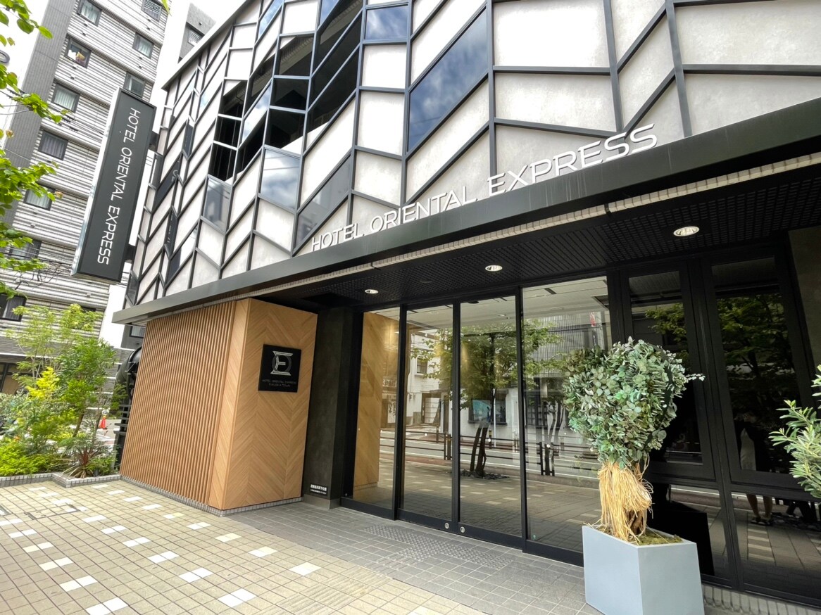 ホテル内、右手エレベーターより2階へお越しいただきますとAGA福岡院となります。