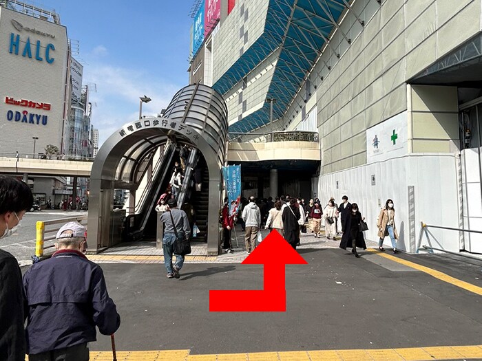 道案内画像05 JR新宿駅から