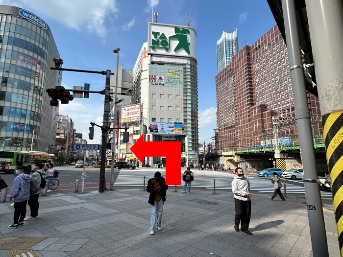 道案内画像07 JR新宿駅から