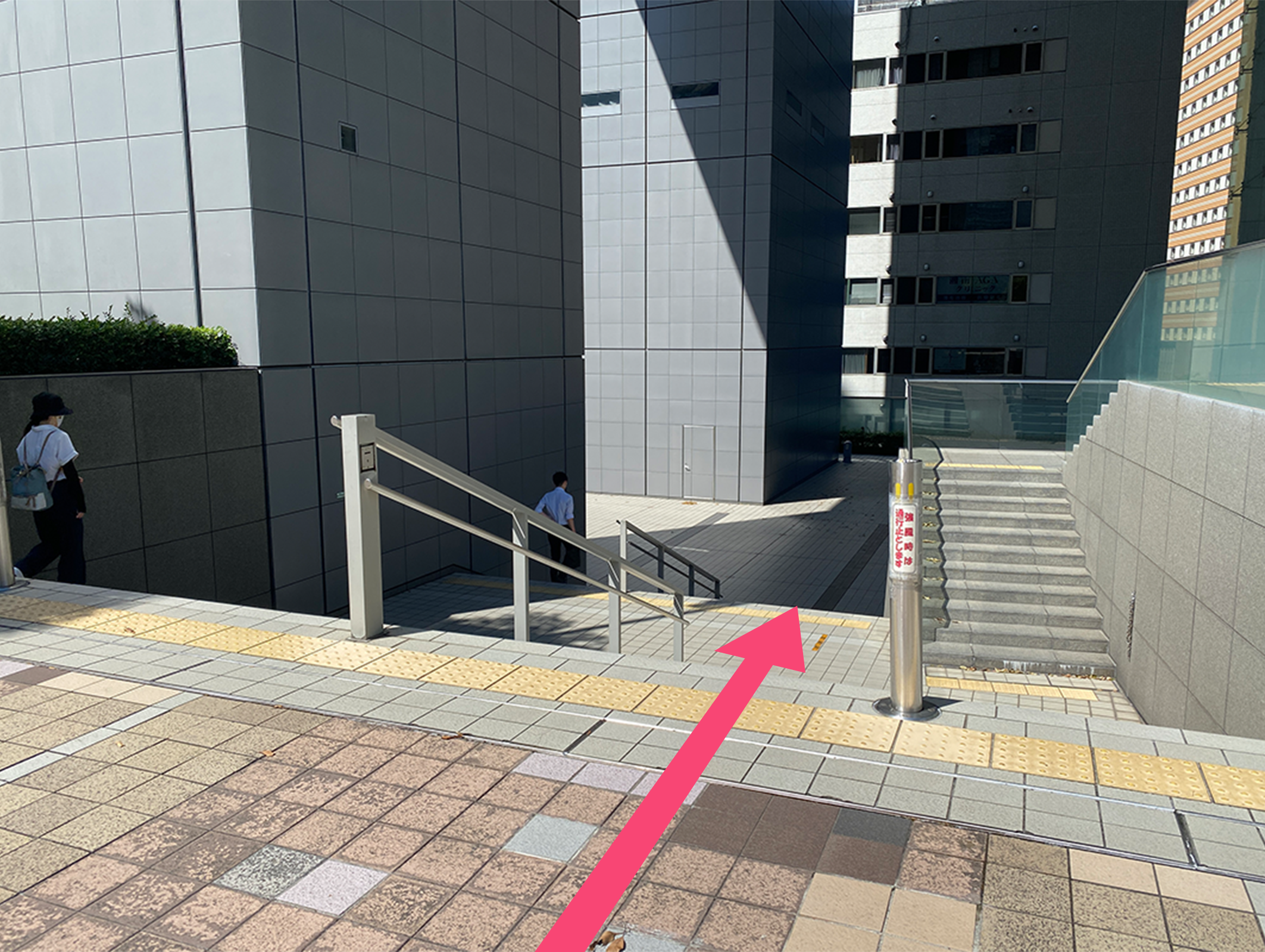 道案内画像04 JR新宿駅 新南改札からお越しの方