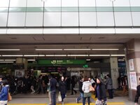 道案内画像01 新宿南口からお越しの方