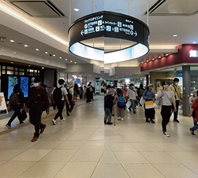 道案内画像03 横浜駅（地下）からお越しの方