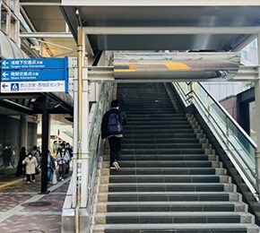 道案内画像03 横浜駅（地上）からお越しの方