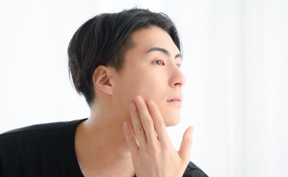 メリット②「清潔感」が劇的にアップし、若々しい印象になる